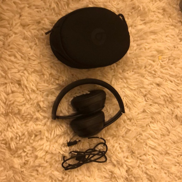 Black wireless beats - Picture 4 of 4